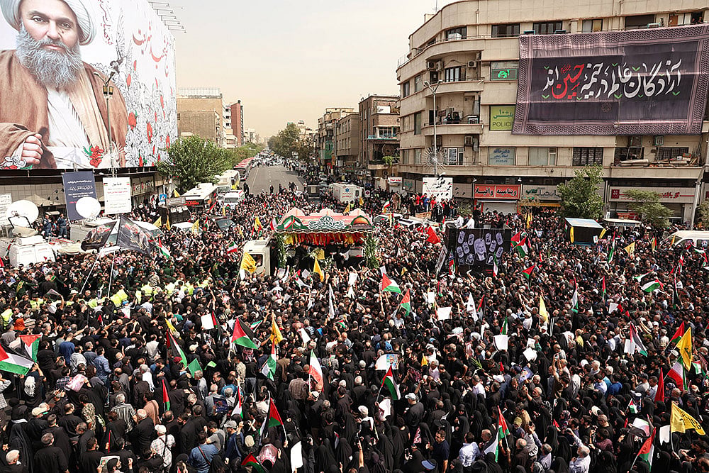 | Photo: EPA-EFE/ABEDIN TAHERKENAREH VIA PTI : Funeral procession of Hamas leader Ismail Haniyeh